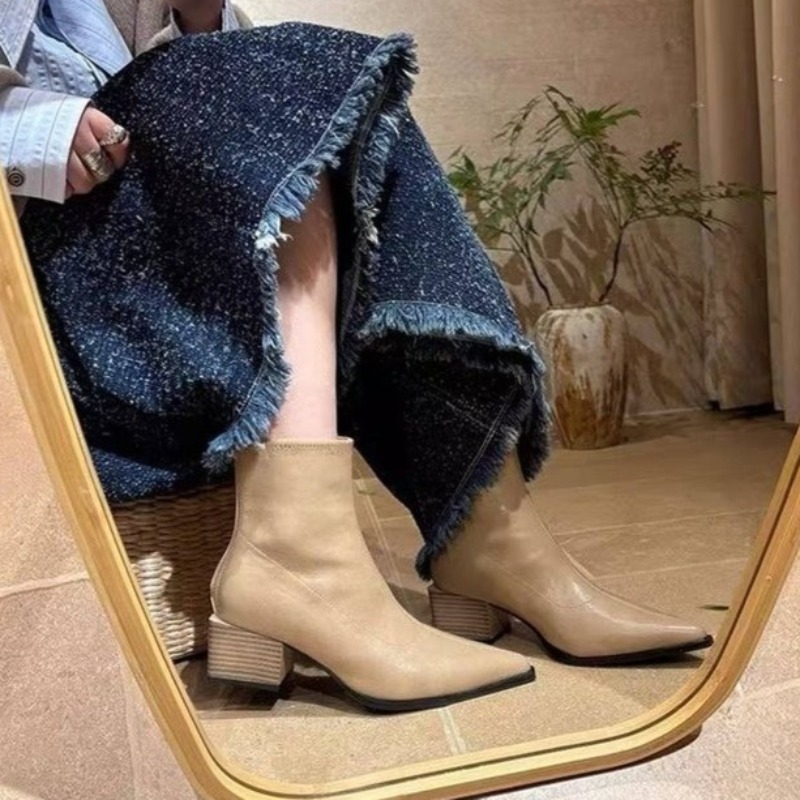 Vintage Fashion Online - รองเท้าบูทข้อเท้าผู้หญิงสไตล์วินเทจหัวแหลมพร้อมซิป ดีไซน์เนอร์สตรีทสไตล์ 2026 แฟชั่นฤดูใบไม้ร่วงและฤดูหนาว ส้นทรงเหลี่ยม รุ่น