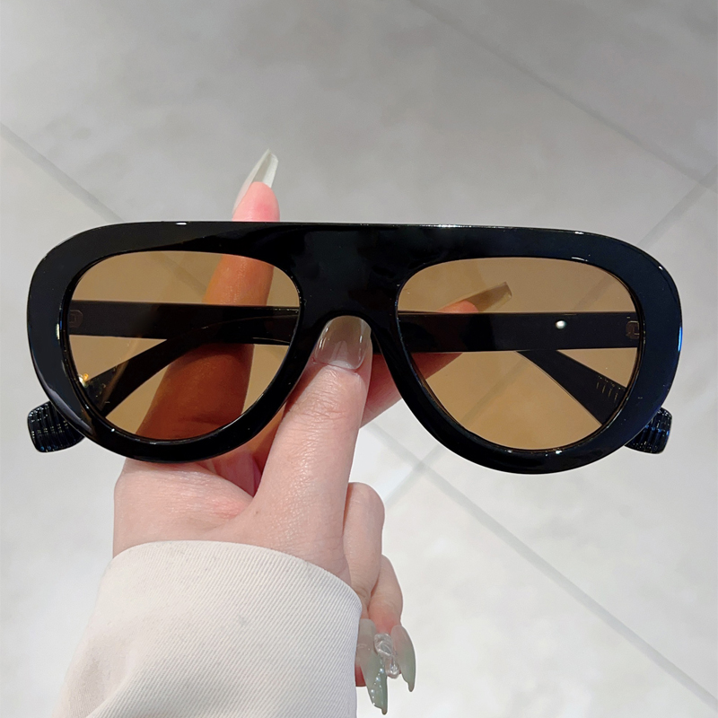 แว่นกันแดดสไตล์นักบินสำหรับผู้ - Vintage Fashion Enthusiasts บทวิจารณ์และราคา