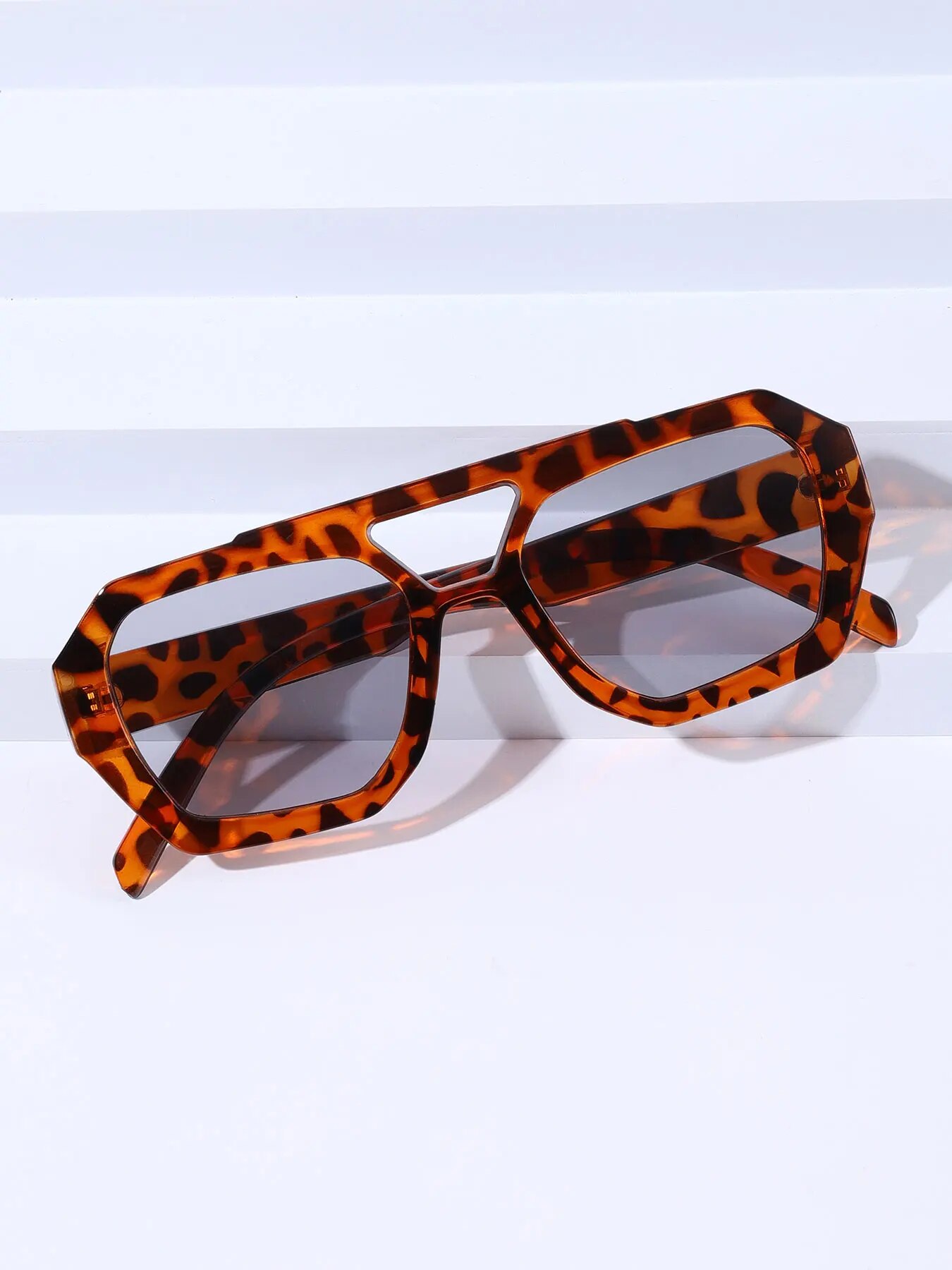 แฟชั่นวินเทจแว่นตากันแดดทรงสี่ - Vintage Fashion Enthusiasts บทวิจารณ์และราคา