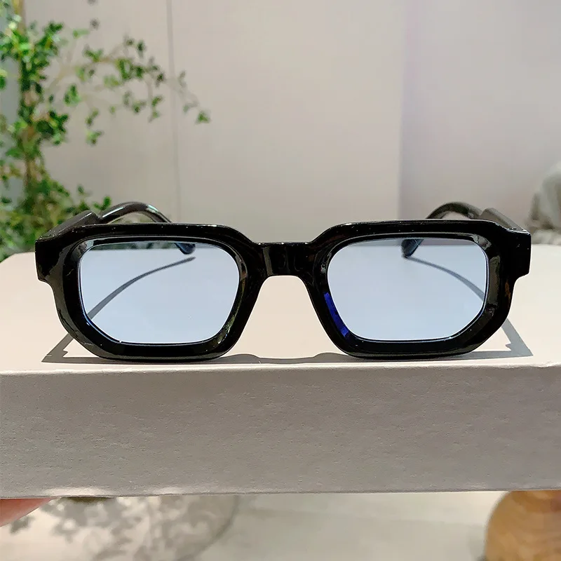 แว่นกันแดดกรอบสี่เหลี่ยมวินเทจ - Vintage Fashion Enthusiasts บทวิจารณ์และราคา