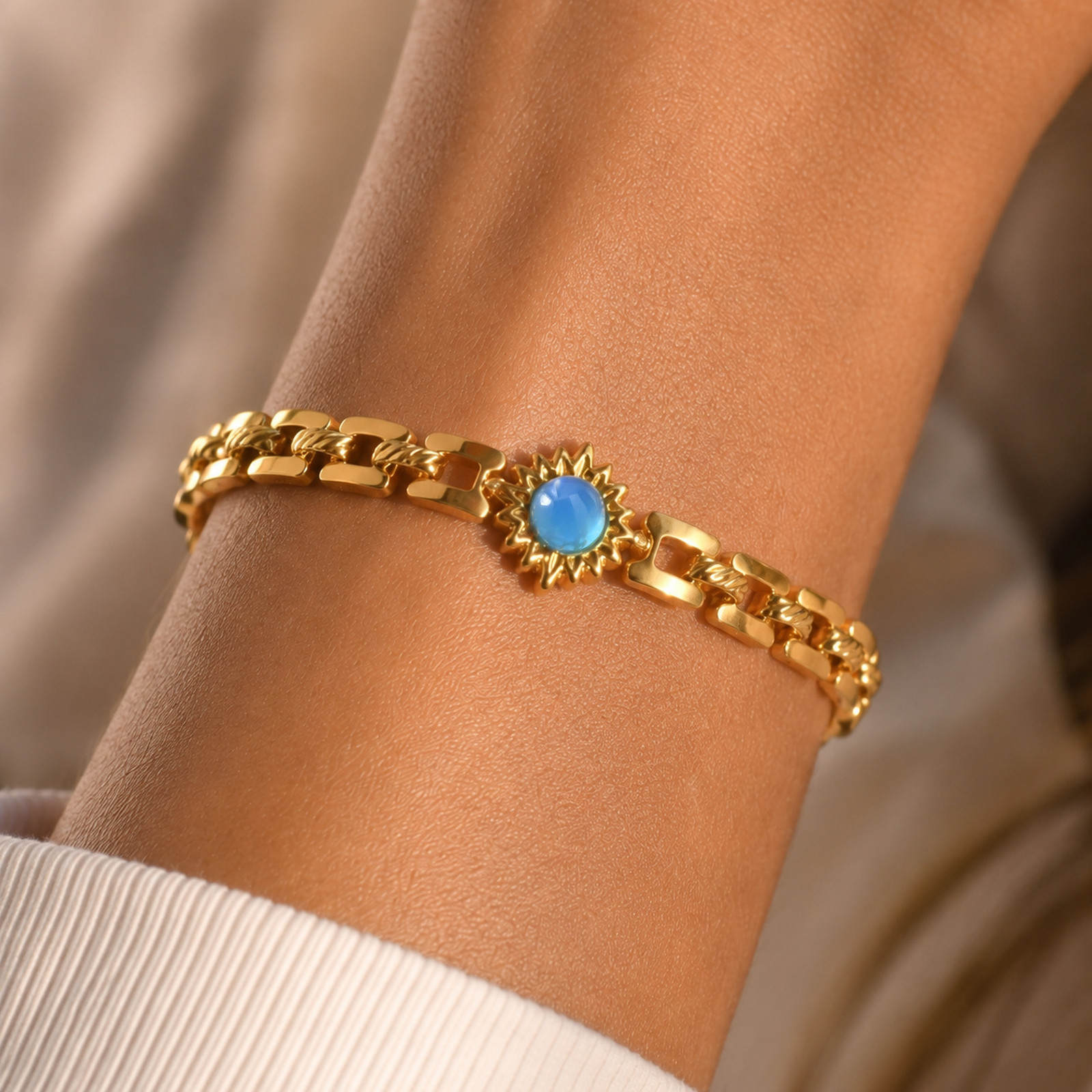 สร้อยข้อมือประดับจี้รูปดวงอาทิ - Vintage Fashion Online บทวิจารณ์และราคา