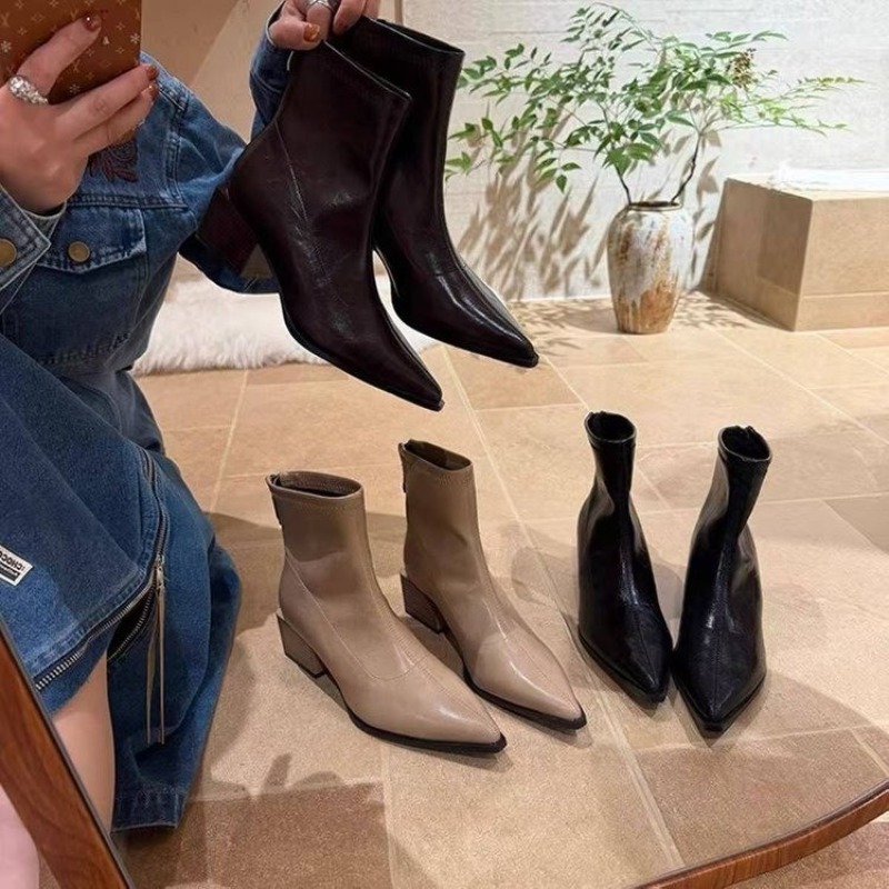 รองเท้าบูทข้อเท้าผู้หญิงสไตล์ว - Vintage Fashion Online บทวิจารณ์และราคา